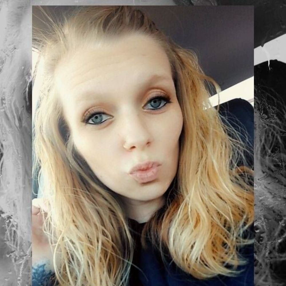 Meet your Posher, Holly